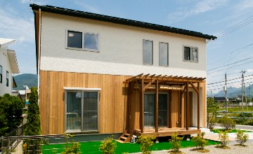 上田市のモデルハウスの太陽光発電システム